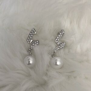 D' BELLO accesorios bridal elegant femenine Pearl/Crystal sparkly earrings NEW